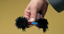 Bột sắt trên các cực của một thanh nam châm