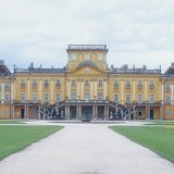 Mặt tiền của Cung điện Esterházy ở Fertőd (1760s, Baroque)