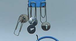 Sắt, niken và coban có khả năng tương tác với từ trường - 1