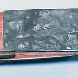 Tấm kẽm và đồng được nối với chất điện phân