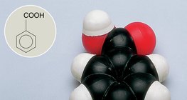 Mô hình lấp đầy không gian của phân tử axit benzoic