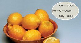 Axit citric lần đầu tiên được tìm thấy trong chanh