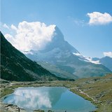 Hồ Moraine trên dãy Alps