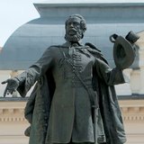 Kossuth szobra a szegedi Klauzál-téren