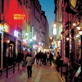 Cuộc sống về đêm của khu phố Latinh ở Paris