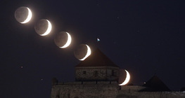 Nhiều lần phơi sáng của mặt trăng