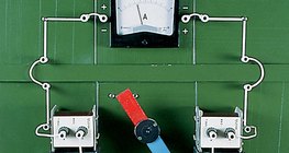 Mô hình của một máy phát điện xoay chiều