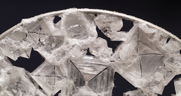 Tinh thể muối kết tinh trong vi trọng lực trên Trạm vũ trụ quốc tế