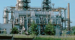 Nhà máy hóa chất (nhà máy lọc dầu)