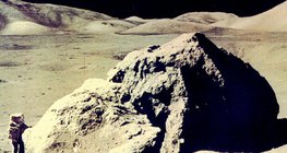 Người đàn ông trên mặt trăng