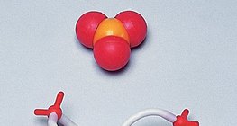 Mô hình lấp đầy không gian và thanh của phân tử lưu huỳnh triôxit