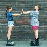 Cả hai đều di chuyển