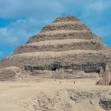 Kim tự tháp Djoser (khoảng năm 2600 trước Công nguyên, Ai Cập)