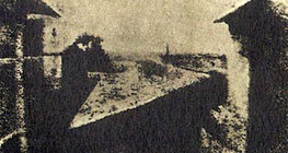 Bức ảnh đầu tiên trên thế giới được chụp bởi Niépce vào năm 1826