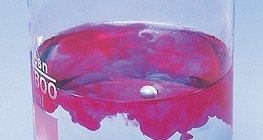 Phản ứng giữa natri và nước