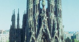 Antoni Gaudí: Sagrada Família (Barcelona, ​​1882-1926, Tân nghệ thuật)