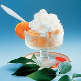 Chén trái cây với kem