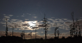 Lunar corona với dải ngân hà và sao Mộc