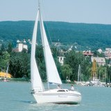 Thuyền buồm trên hồ Balaton, Hungary