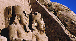 Tượng của các đền thờ Abu Simbel