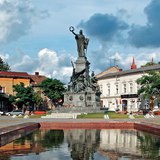 Tượng Nữ thần Tự do ở Arad (Romania)