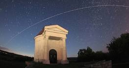 Đường dẫn của Trạm vũ trụ quốc tế trên bầu trời