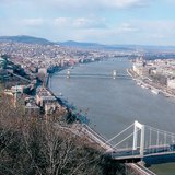 Budapest với sông Danube trong nền (Hungary)