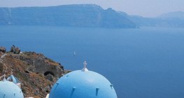 Tòa nhà tôn giáo tiêu biểu ở Santorini (Hy Lạp)