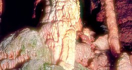 Thạch nhũ trong hang Baradla của Aggtelek Karst