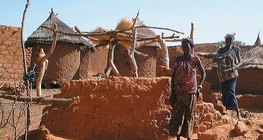 Một ngôi làng hình tròn ở Châu Phi