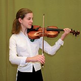 Giữ violin đúng cách