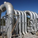 Một đường cong trong một đường ống được sử dụng để loại bỏ sự giãn nở nhiệt