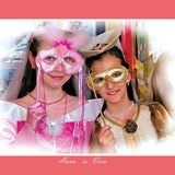 Cô gái mặc trang phục lễ hội