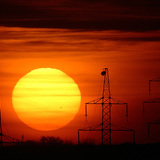 Điểm mặt trời khổng lồ trên mặt trời lặn