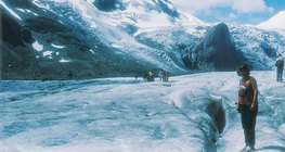 Grossglockner với sông băng Pasterze (Áo)