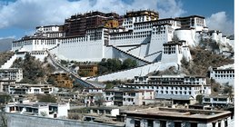 Cung điện Potala, nơi ở của Dalai Lama ở Lhasa