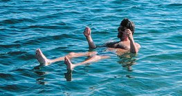 Bather ở Biển Chết