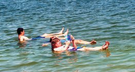 Người tắm ở biển chết