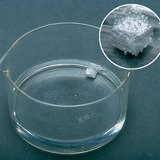 Ethanol phản ứng với natri trong quá trình hình thành khí hydro