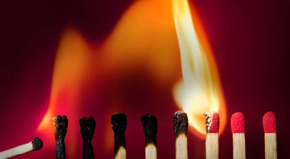 Hãy chơi với lửa