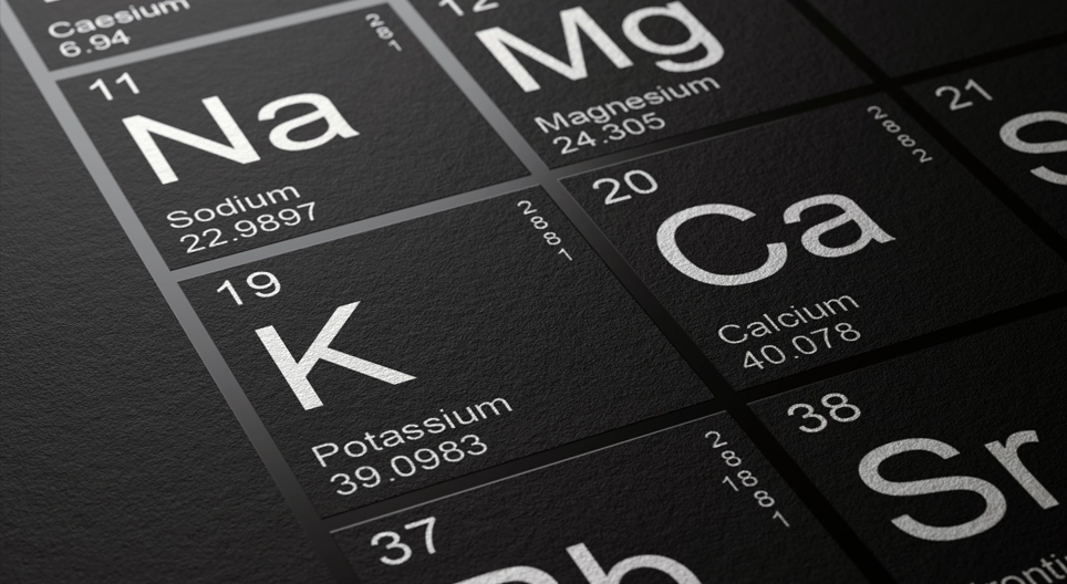 Bột màu trắng, tan trong nước