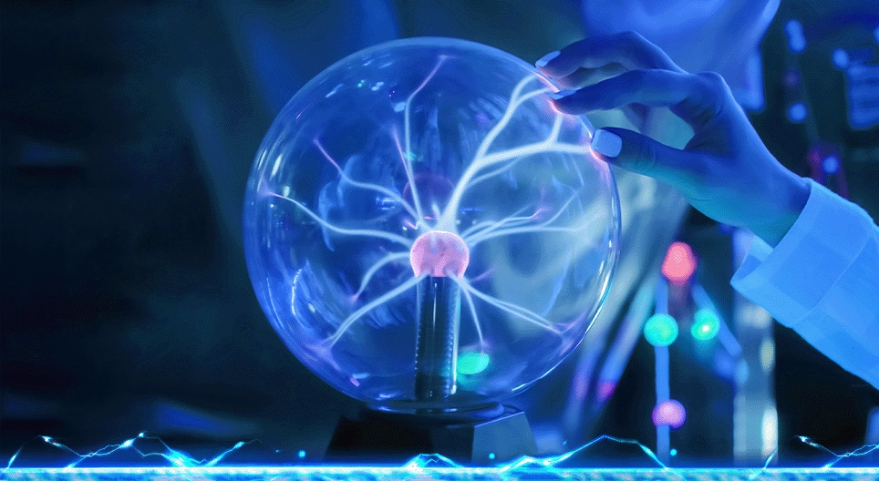 Ai là người phát hiện ra rằng electron mang điện tích âm?