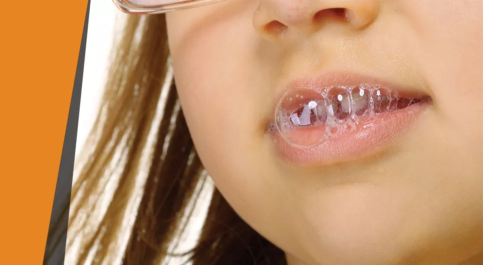 Nước bọt 'ăn mòn'