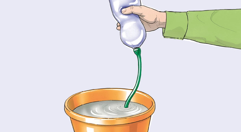 Đập vỡ một chai bằng nước